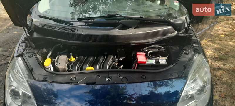 Минивэн Renault Scenic 2006 в Светловодске