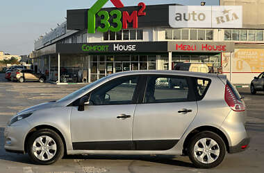 Минивэн Renault Scenic 2009 в 