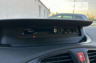 Минивэн Renault Scenic 2009 в 
