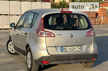 Минивэн Renault Scenic 2009 в 