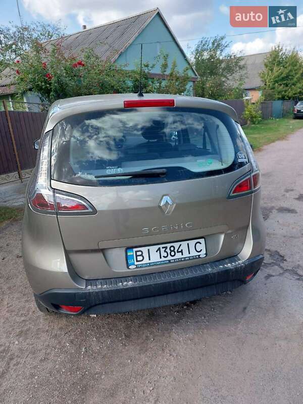 Мінівен Renault Scenic 2012 в Пирятині