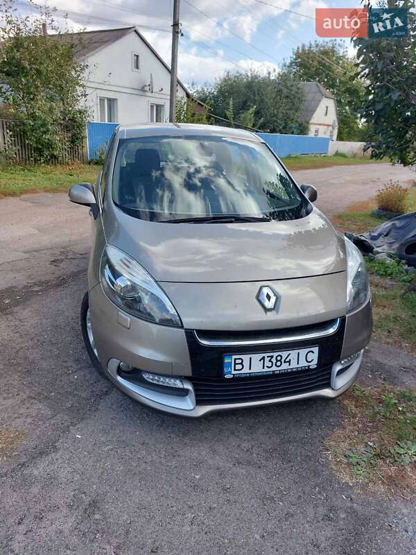 Мінівен Renault Scenic 2012 в Пирятині