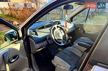 Минивэн Renault Scenic 2004 в 