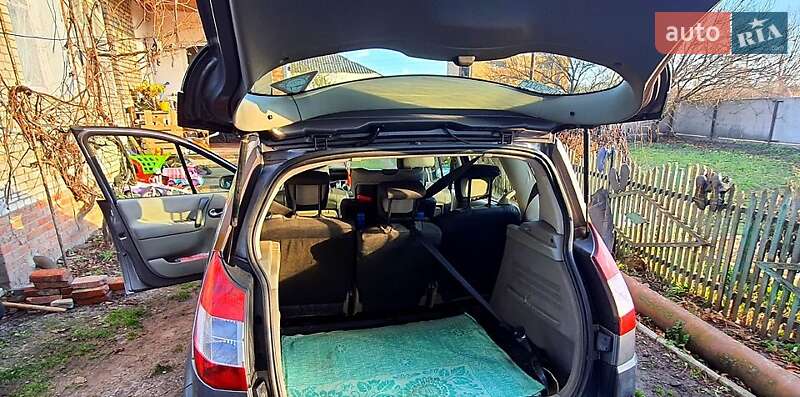 Минивэн Renault Scenic 2004 в Ахтырке