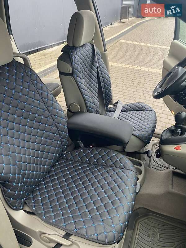 Минивэн Renault Scenic 2006 в Косове