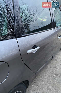 Мінівен Renault Scenic 2011 в Луцьку