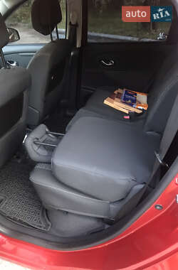 Минивэн Renault Scenic 2010 в 