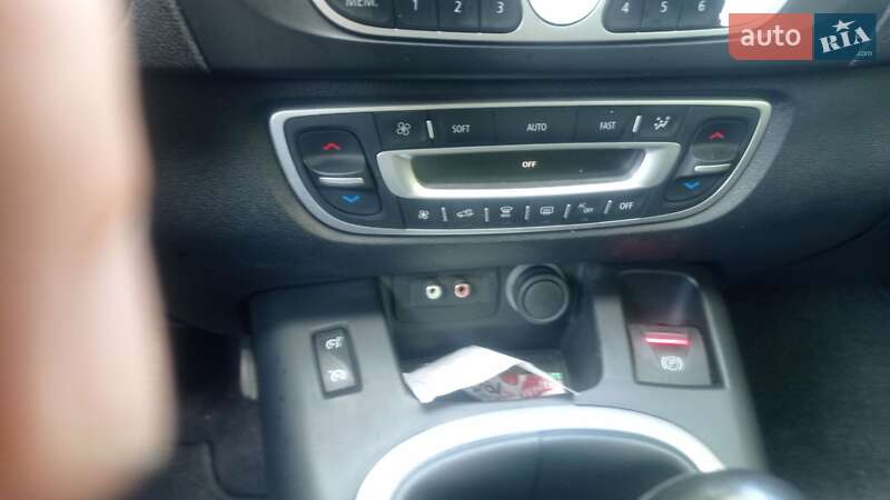 Минивэн Renault Scenic 2010 в Александрие