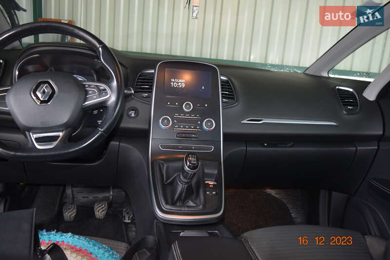 Минивэн Renault Scenic 2017 в Луцке