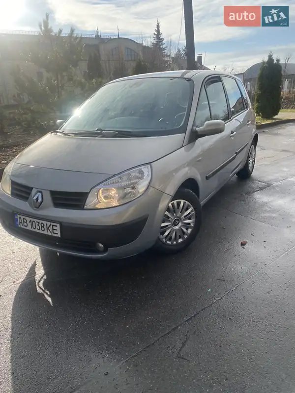 Минивэн Renault Scenic 2004 в 
