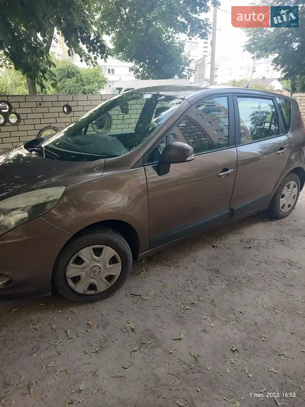 Renault Scenic 2011