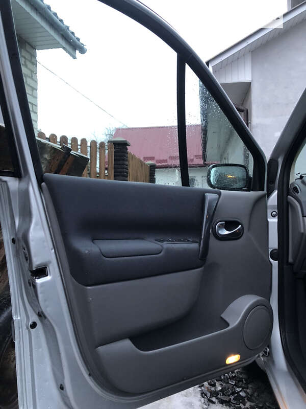 Минивэн Renault Scenic 2007 в Луцке