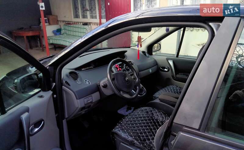 Минивэн Renault Scenic 2003 в Могилев-Подольске