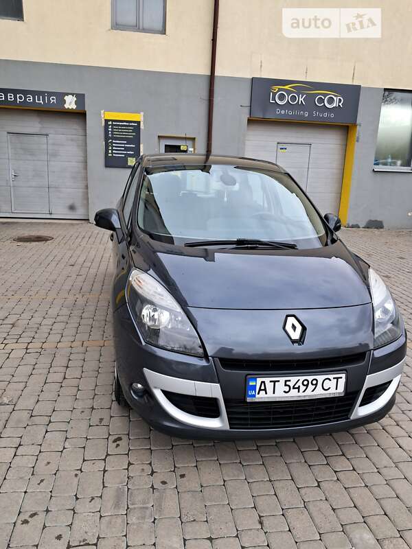 Минивэн Renault Scenic 2011 в Ивано-Франковске