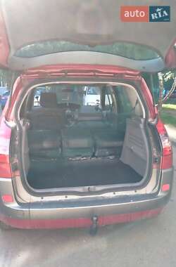 Минивэн Renault Scenic 2004 в 
