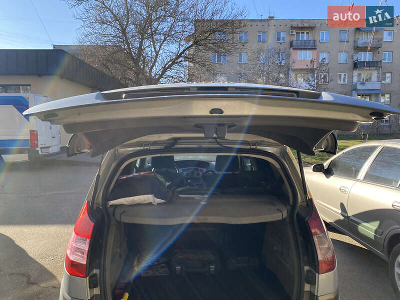 Минивэн Renault Scenic 2003 в Ужгороде
