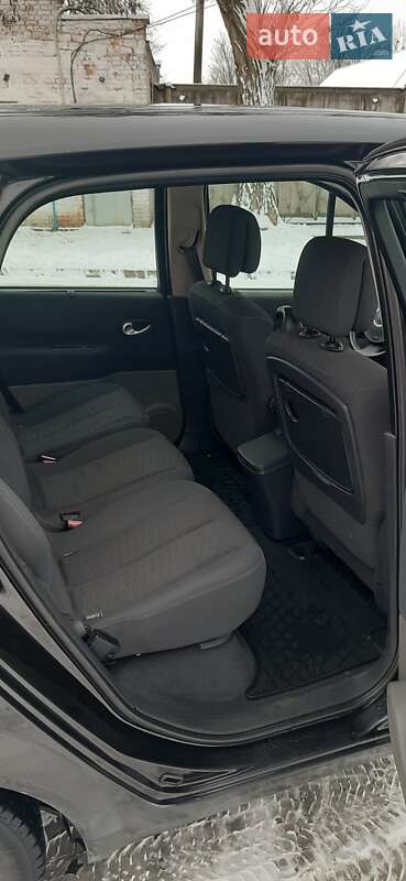 Минивэн Renault Scenic 2007 в Путивле