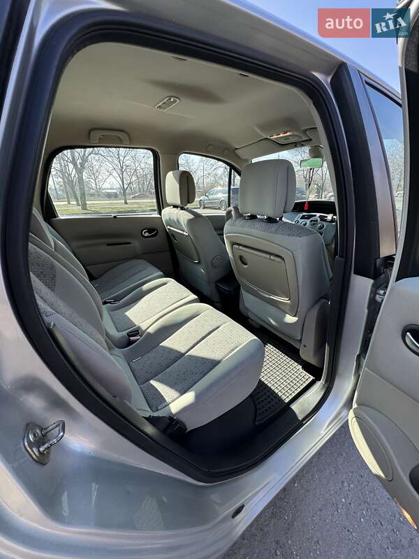 Мінівен Renault Scenic 2006 в Івано-Франківську