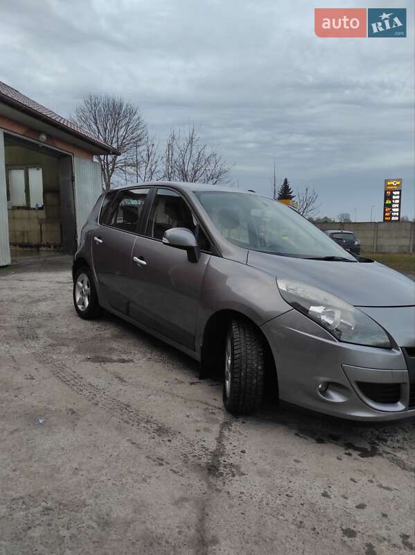 Минивэн Renault Scenic 2011 в Бурштыне