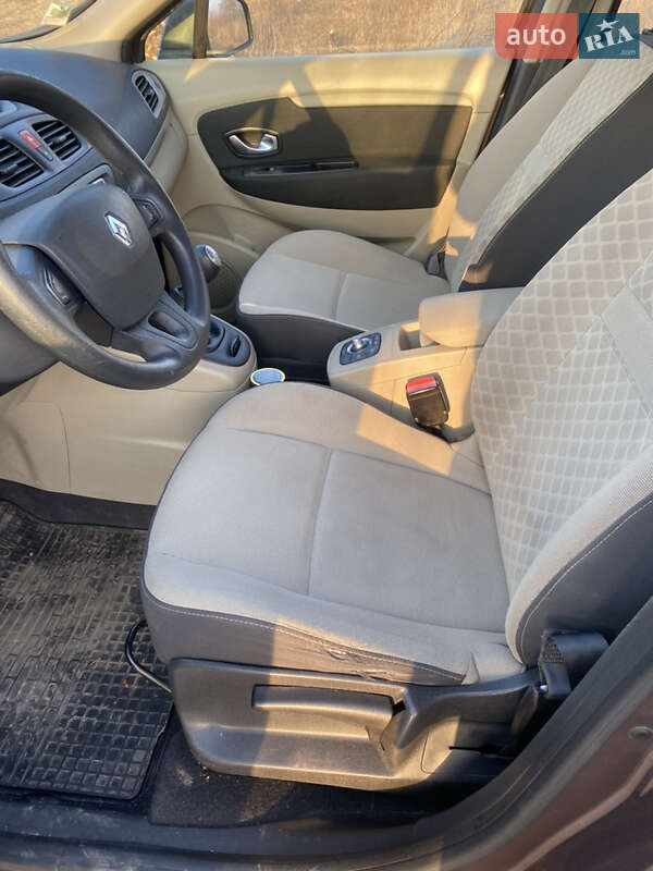 Минивэн Renault Scenic 2009 в Миргороде