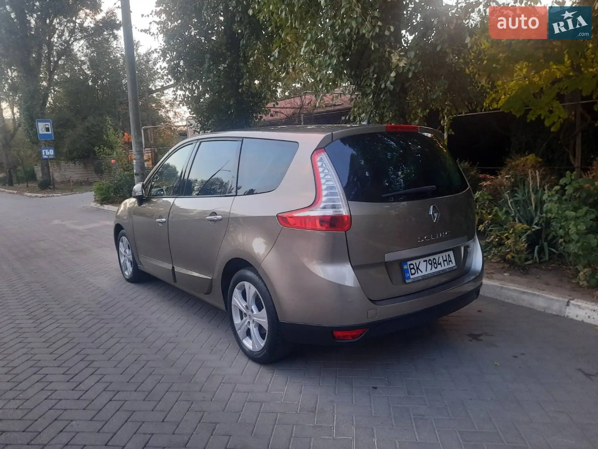 2010 Renault Scenic - фото 1