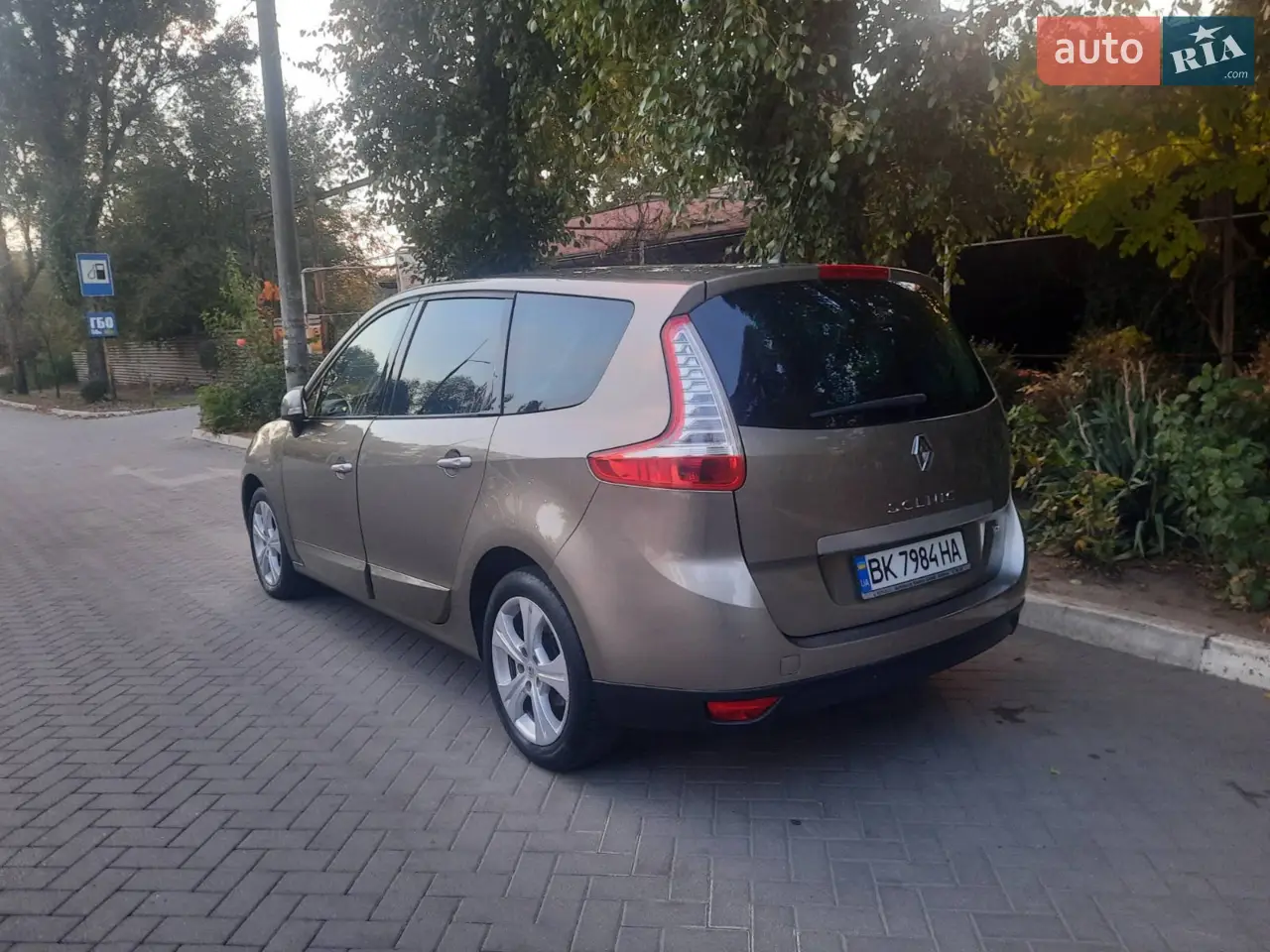 2010 Renault Scenic - мініатюра 27