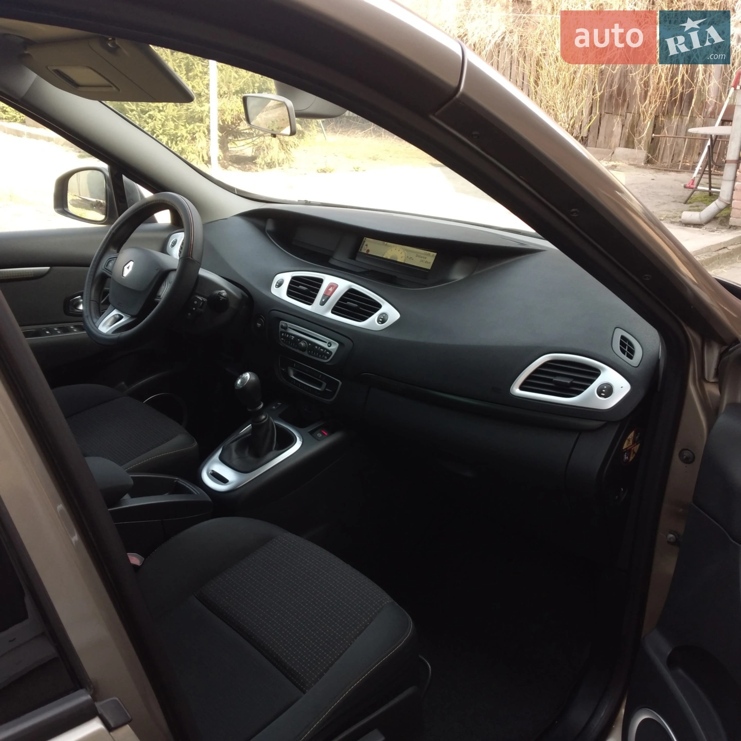 2010 Renault Scenic - мініатюра 18