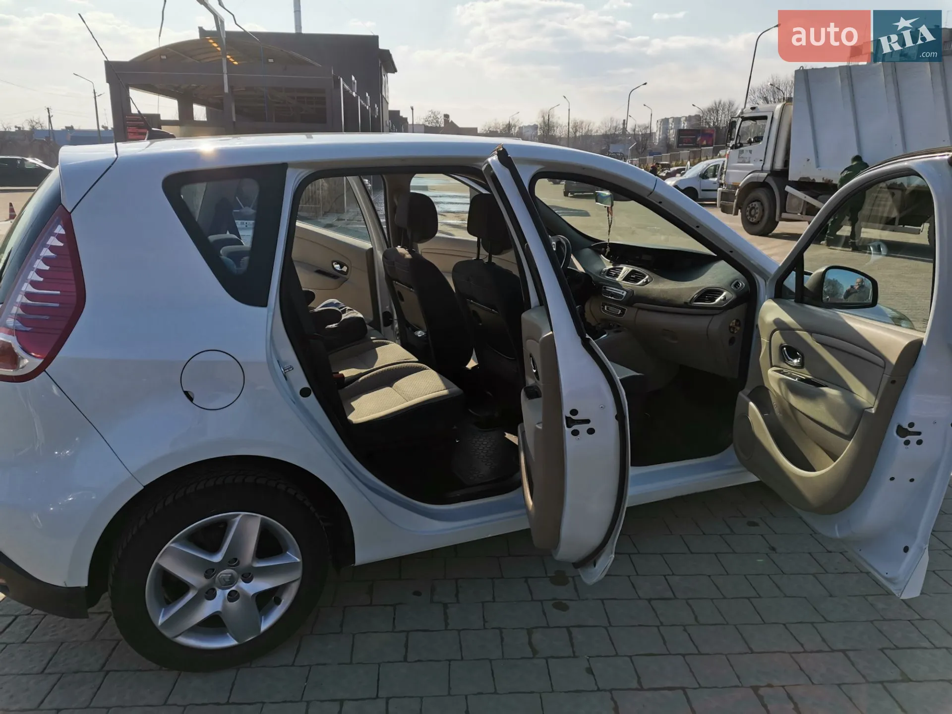 2011 Renault Scenic - мініатюра 11