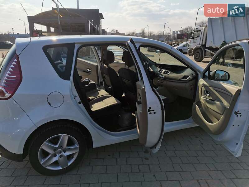 Минивэн Renault Scenic 2011 в Дрогобыче фото 11 Минивэн Renault Scenic 2011 в Дрогобыче