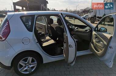 Минивэн Renault Scenic 2011 в 