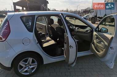 Минивэн Renault Scenic 2011 в Дрогобыче