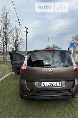 Минивэн Renault Scenic 2013 в Калуше