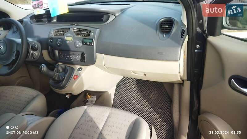 Минивэн Renault Scenic 2006 в Кременчуге