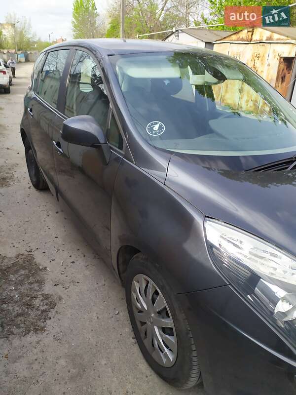 Минивэн Renault Scenic 2011 в Львове