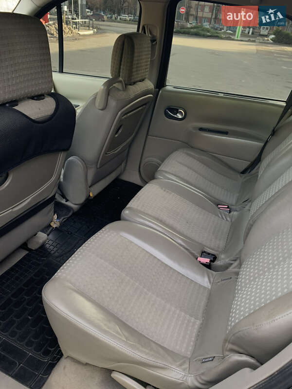 Минивэн Renault Scenic 2004 в Волочиске