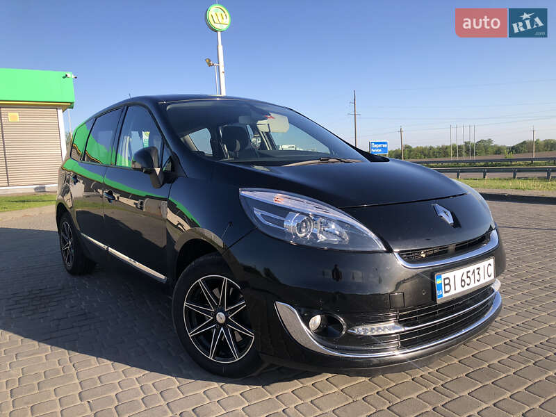 Минивэн Renault Scenic 2012 в 