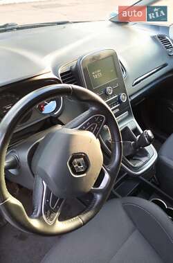 Минивэн Renault Scenic 2017 в 