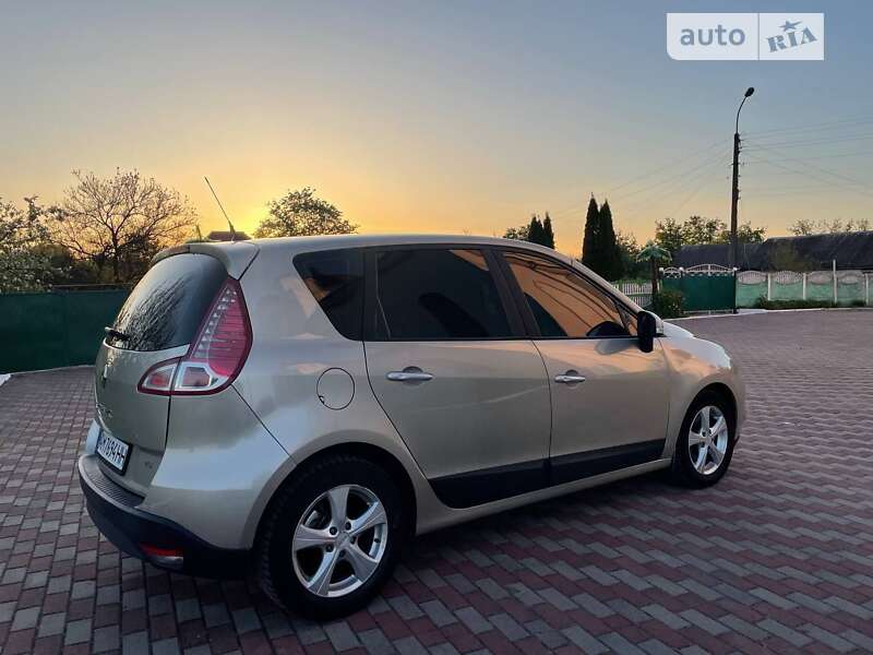 Мінівен Renault Scenic 2011 в Овручі