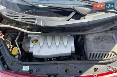 Минивэн Renault Scenic 2003 в 