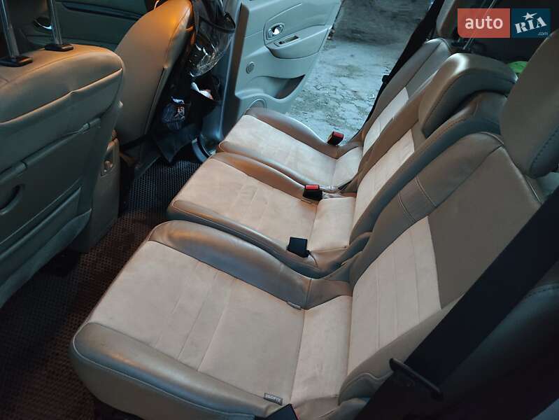 Минивэн Renault Scenic 2011 в Первомайске