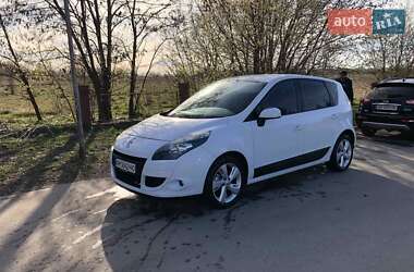 Минивэн Renault Scenic 2010 в 