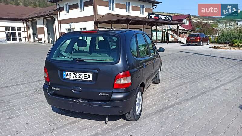 Минивэн Renault Scenic 2002 в Могилев-Подольске