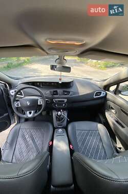 Минивэн Renault Scenic 2012 в 