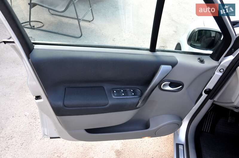 Минивэн Renault Scenic 2006 в Львове