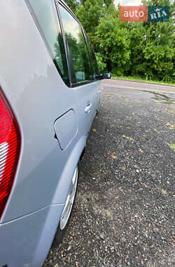 Минивэн Renault Scenic 2004 в 