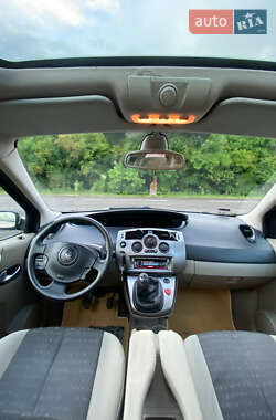 Минивэн Renault Scenic 2004 в 
