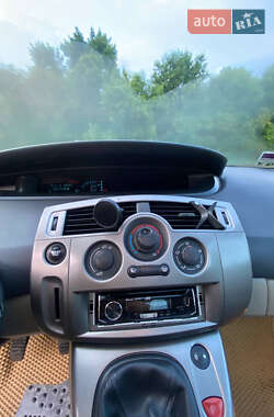Минивэн Renault Scenic 2004 в 
