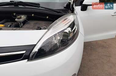 Мінівен Renault Scenic 2015 в 