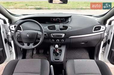 Мінівен Renault Scenic 2015 в 