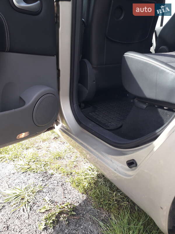 Минивэн Renault Scenic 2009 в Полтаве